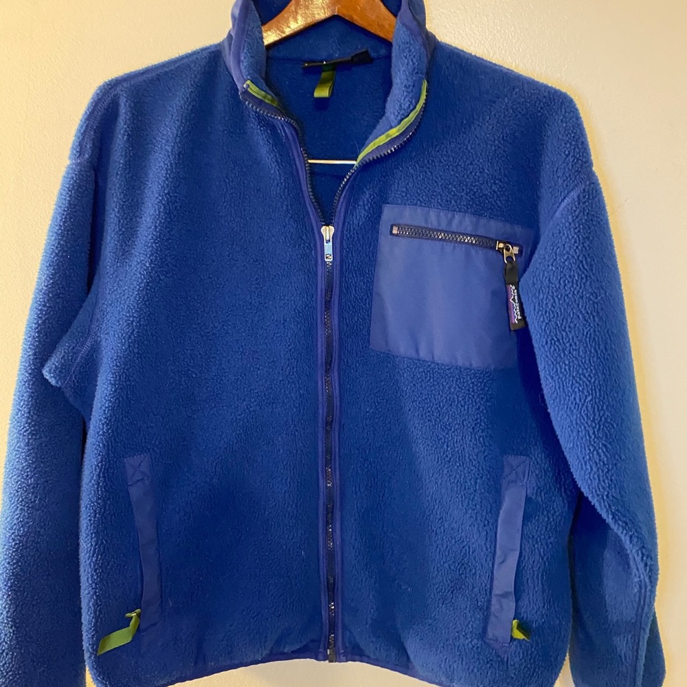 Patagonia zipper fleece. Excellent condition.